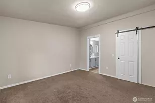 2402 S 370th Pl, Federal Way, WA 98003 - Photo 9