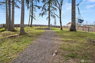 114 Lillian Ln SE, Rainier, WA 98576 - Photo 31