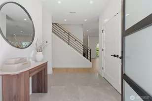 10930 NE 120th St, Kirkland, WA 98034 - Photo 3