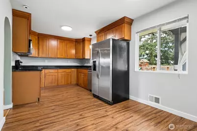 10636 Rainier Avenue SW, Lakewood, WA 98499 - Photo 5