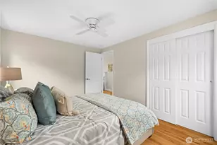 16424 NE 40th St, Redmond, WA 98052 - Photo 21