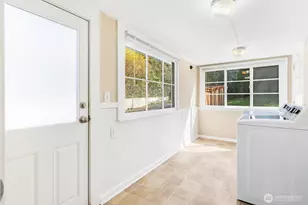 12700 37th Ave NE, Seattle, WA 98125 - Photo 19