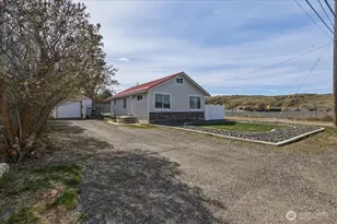 328 Sunny Dr, Electric City, WA 99123 - Photo 1