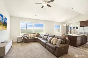 808 Q St SW, Quincy, WA 98848 - Photo 7