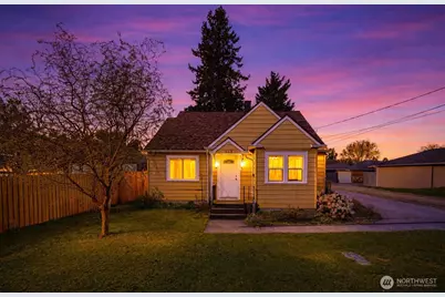 513 S Pine Street, Burlington, WA 98233 - Photo 1