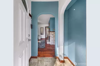 513 S Pine Street, Burlington, WA 98233 - Photo 3