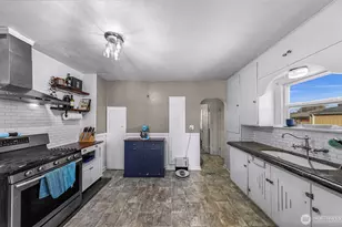 513 S Pine St, Burlington, WA 98233 - Photo 11