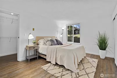 14515 NE 32nd Street #H104, Bellevue, WA 98007 - Photo 17