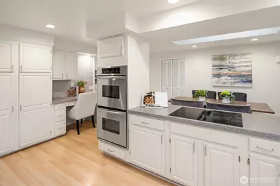 2001 77th Avenue NE, Medina, WA 98039 - Photo 7