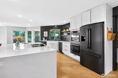 19209 Olympic View Drive, Edmonds, WA 98020 - Photo 9