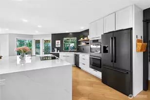 19209 Olympic View Dr, Edmonds, WA 98020 - Photo 9