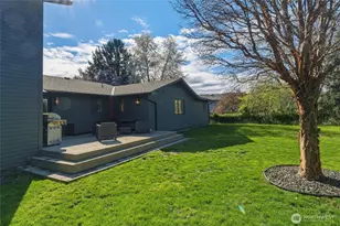 355 SE Highland Park Dr, College Place, WA 99324 - Photo 9