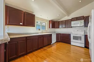 10128 Windward Dr NW, Olympia, WA 98502 - Photo 11