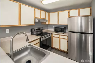 28602 16th Avenue S #301, Federal Way, WA 98003 - Photo 5