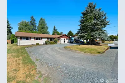 1205 S Walnut Street, Burlington, WA 98233 - Photo 3