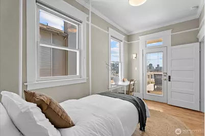 920 4th Avenue N, Seattle, WA 98109 - Photo 15