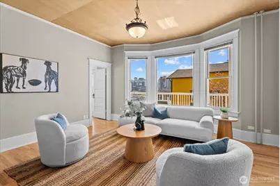 920 4th Avenue N, Seattle, WA 98109 - Photo 9