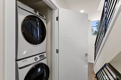 1827 NW 85th St, Seattle, WA 98117 - Photo 15