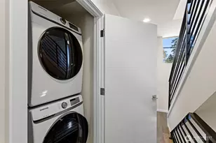 1827 NW 85th St, Seattle, WA 98117 - Photo 15