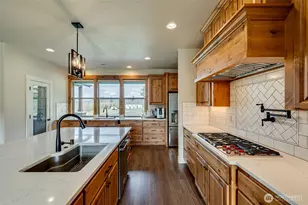 300 Cross Creek Rd, Kelso, WA 98626 - Photo 5