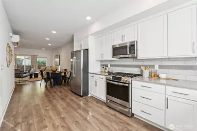 10942 NE 189th Place #E, Bothell, WA 98011 - Photo 11