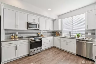 10942 NE 189th Place #E, Bothell, WA 98011 - Photo 9