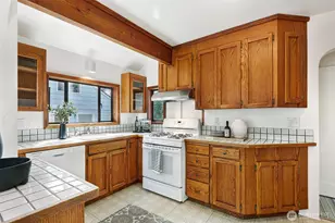 14321 37th Ave NE, Seattle, WA 98125 - Photo 11