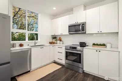 7514 F 15th Avenue NW #F, Seattle, WA 98117 - Photo 5
