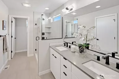 22545 69th Place W, Mountlake Terrace, WA 98043 - Photo 17