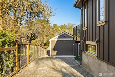 12012 North Park Avenue N, Seattle, WA 98133 - Photo 31