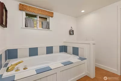 15335 Sunrise Drive NE, Bainbridge Island, WA 98110 - Photo 29