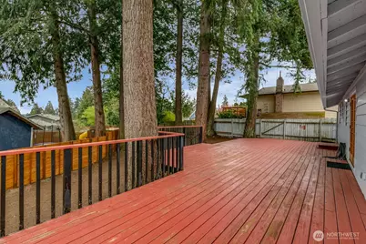 21713 Meridian Avenue S, Bothell, WA 98021 - Photo 17