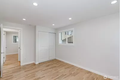 21713 Meridian Avenue S, Bothell, WA 98021 - Photo 23