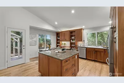 2208 226th Place NE, Sammamish, WA 98074 - Photo 7