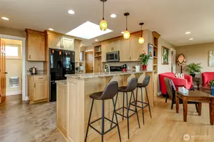 953 S Mountain View Ave, Tacoma, WA 98465 - Photo 9