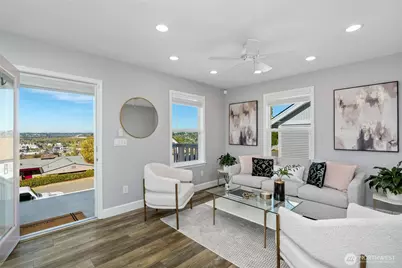 808 Renton Avenue S, Renton, WA 98057 - Photo 9