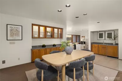 9903 Lake Washington Boulevard NE #201, Bellevue, WA 98004 - Photo 9