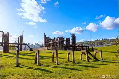 3300 Meridian Avenue N #409, Seattle, WA 98103 - Photo 33