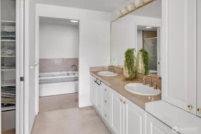 3300 Meridian Avenue N #409, Seattle, WA 98103 - Photo 19