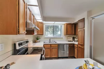 19115 Ballinger Way NE #102, Lake Forest Park, WA 98155 - Photo 5