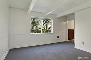 942 N 81st St, Seattle, WA 98103 - Photo 17