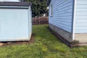 1905 Honeysuckle Ln, Centralia, WA 98531 - Photo 3