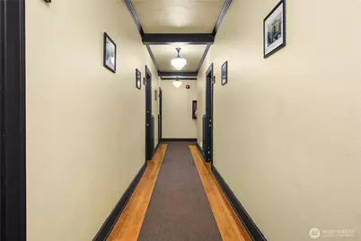 905 NE 43rd Street #107, Seattle, WA 98105 - Photo 23