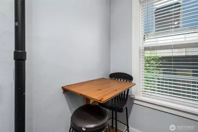 905 NE 43rd Street #107, Seattle, WA 98105 - Photo 19