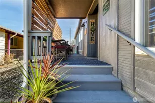 542 NE Fleetwood Ave, College Place, WA 99324 - Photo 3