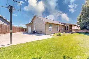 1726 SE Grassland Ct, College Place, WA 99324 - Photo 25