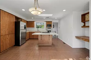 912 168th Pl NE, Bellevue, WA 98008 - Photo 9