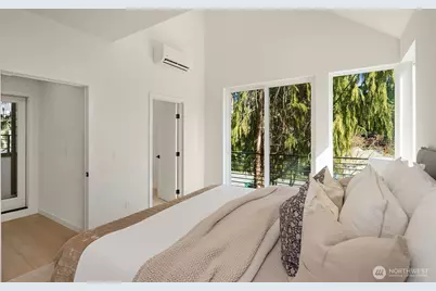 10829 11th Avenue NE, Seattle, WA 98125 - Photo 17