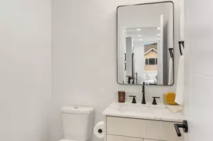 2340 N 64th St, Seattle, WA 98103 - Photo 11