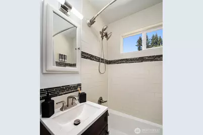12719 12th Avenue NE, Seattle, WA 98125 - Photo 17